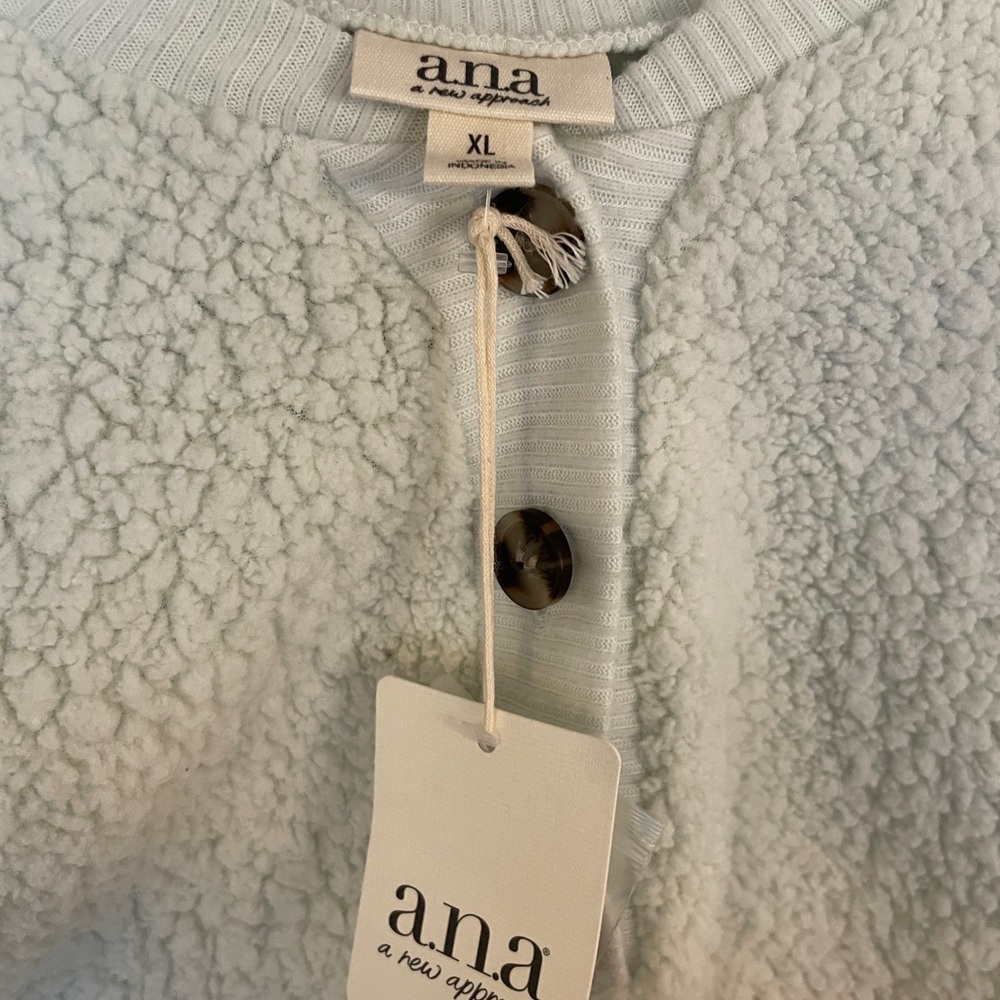 a.n.a Milky Green Sherpa Teddy Button-up Sweater Jacket Faux Fur Women’s Size XL - Picture 3 of 6